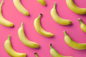 Leia mais sobre o artigo Descubra os Benefícios Surpreendentes da Hidratação Capilar com Banana para Cabelos Cacheados e Crespos