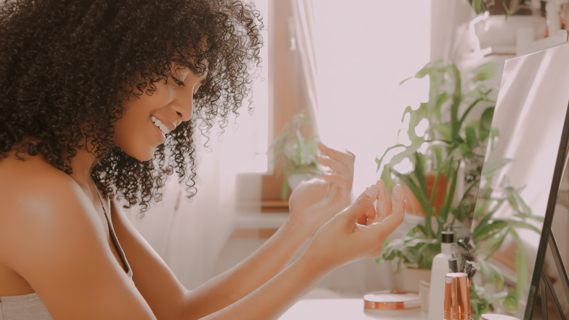 No momento você está vendo Dicas Fundamentais para Cuidar de Cabelos Cacheados e Crespos